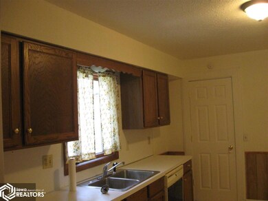 604 N 3rd Ave E, Newton, IA 50208 - photo 6