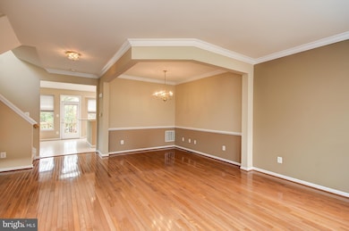 2609 Logan Wood Dr, Herndon, VA 20171 - photo 2