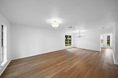 2102 Zavalla Cir, Friendswood, TX 77546 - photo 6