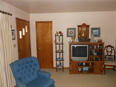 422 N Gladstone Ave, Columbus, IN 47201 - photo 6