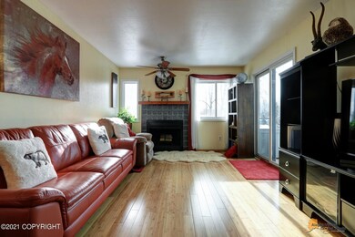 Living Room (2)
