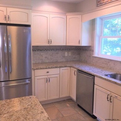 27 N Colonial Heights, Troy, NY 12180 - photo 7