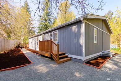 811 Tipsoo Loop S, Rainier, WA 98576 - photo 3