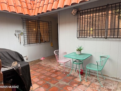 Spacious and So Cute Courtyard