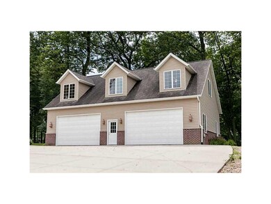 170 Abbotsford Rd, Cedar Rapids, IA 52403 - photo 2