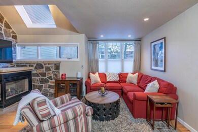 Yankee Boy 3 - Living Area