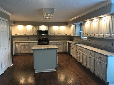 1128 Carter Ln, Bowling Green, KY 42103 - photo 6