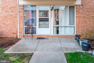 2627 Redcoat Dr unit 213, Alexandria, VA 22303 - photo 2