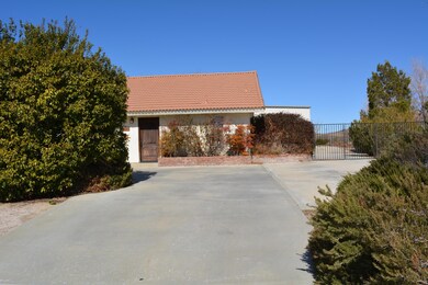 3825 Knox Ave, Rosamond, CA 93560 - photo 2