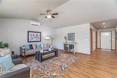 22115 Cedarview Dr E, Bonney Lake, WA 98391 - photo 2