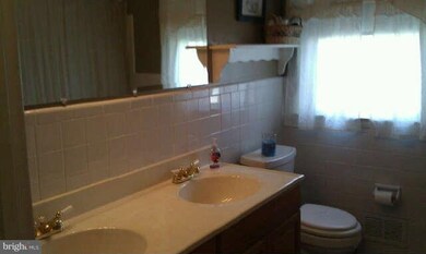 221 Highmeadow Rd, Reisterstown, MD 21136 - photo 3