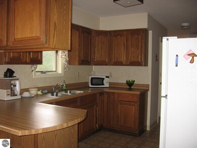 3490 Pine St, Hale, MI 48739 - photo 6