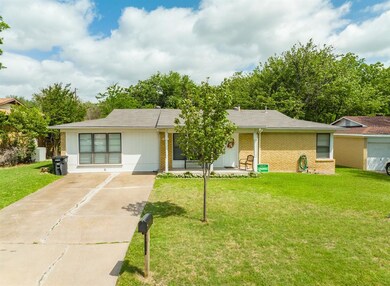 1014 Marengo St, Cleburne, TX 76033 - photo 3