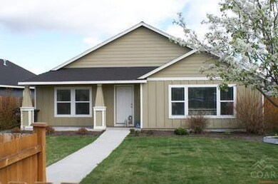 3395 SW Obsidian Ave, Redmond, OR 97756 - photo 2