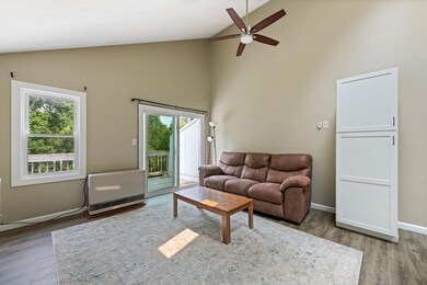 33 Plaza Village Rd unit D, Plymouth, NH 03264 - photo 5