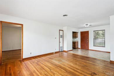 9 Gilmore Dr, Gulf Breeze, FL 32561 - photo 4