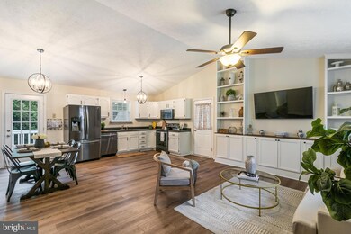 25931 Shenandoah Dr, Mechanicsville, MD 20659 - photo 4