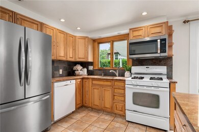 2 Howard St, Barrington, RI 02806 - photo 3