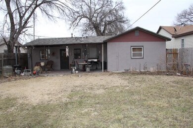 903 S Madison St, Hugoton, KS 67951 - photo 2