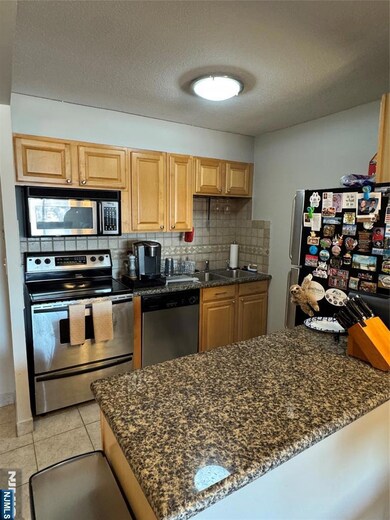 Greenhouse Condominiums unit 9, Cliffside Park, NJ 07010 - photo 4