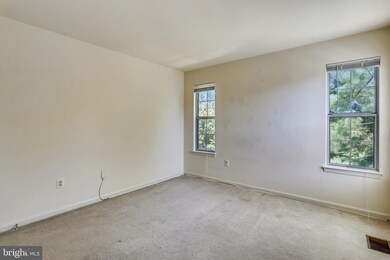 20044 Gateshead Cir, Germantown, MD 20876 - photo 2