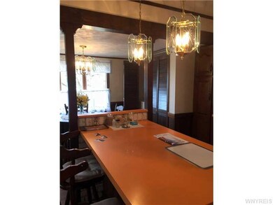 Kitchen. KITCHEN TO DINING AREA