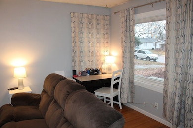Living Room pic #3
