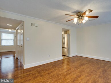 22360 Stablehouse Dr, Sterling, VA 20164 - photo 4