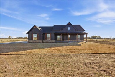 977 Rylee Ln, Tuttle, OK 73089 - photo 2