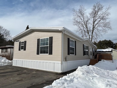 545 Elm St unit 4, Milford, NH 03055 - photo 3