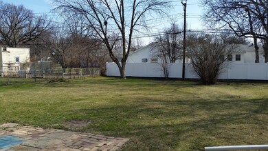 Large Backyard!