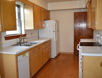 231 N Larch Ave, Elmhurst, IL 60126 - photo 5