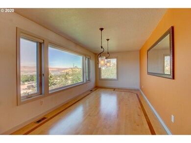 1407 E 21st St, the Dalles, OR 97058 - photo 6