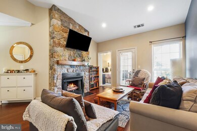 4551 Strutfield Ln unit 4426, Alexandria, VA 22311 - photo 2