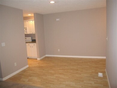 4503 N Thornhill Dr unit 101C, Peoria, IL 61615 - photo 5