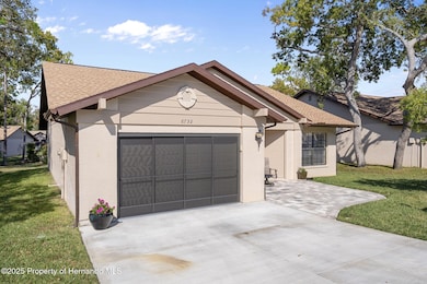 6732 Oak Cluster Cir, Spring Hill, FL 34606 - photo 2