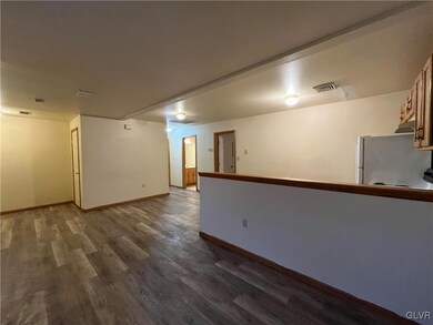 11 S Main St unit 102, Nazareth, PA 18064 - photo 4