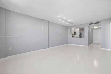 Admiral Towers unit 811, Miami Beach, FL 33139 - photo 4
