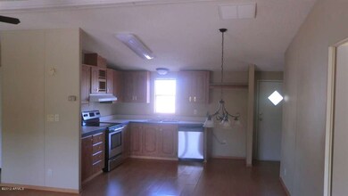 OPEN EAT IN KITCHEN
