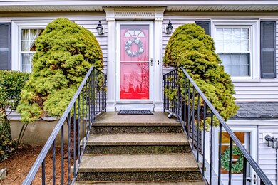 539 Mitchell Rd, Cape Elizabeth, ME 04107 - photo 2