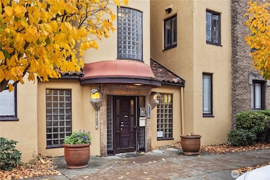 4515 Burke Ave N, Seattle, WA 98103 - photo 2