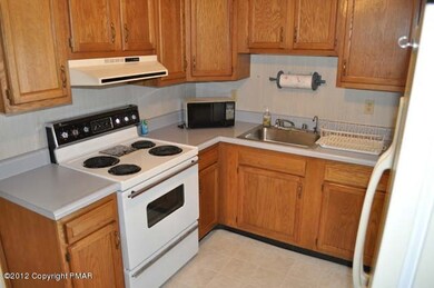 225 Center Ave, Jim Thorpe, PA 18229 - photo 2