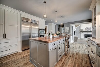 905 Savannah Cir unit 4, Naperville, IL 60540 - photo 4