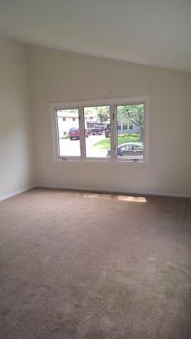 1518 Amarillo Dr, Carpentersville, IL 60110 - photo 2