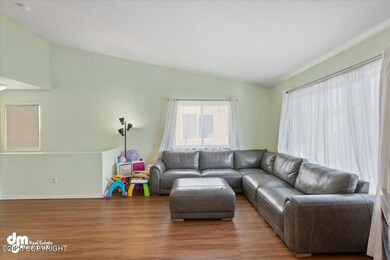 04-Living Room_SLS_-2929
