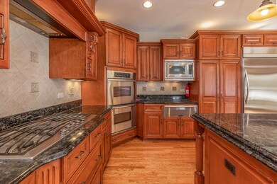 830 Prairie Ave, Naperville, IL 60540 - photo 2