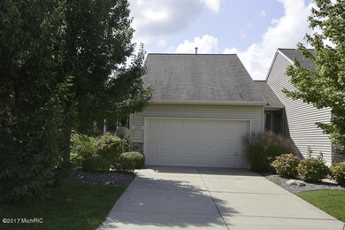1363VillageCir_03