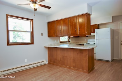 3621 13th Ave N, Grand Forks, ND 58203 - photo 3
