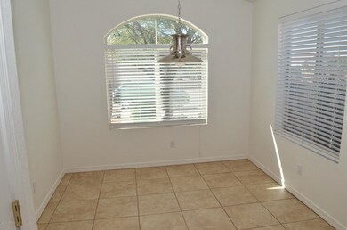 Bright Eat-In Kitchen