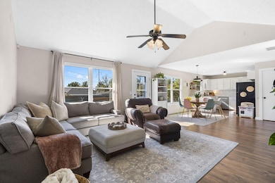 4048 W Tarkio St, Springfield, MO 65802 - photo 6